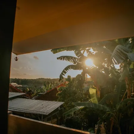 Prasi Sunrise Homestay Toyapakeh Exterior photo